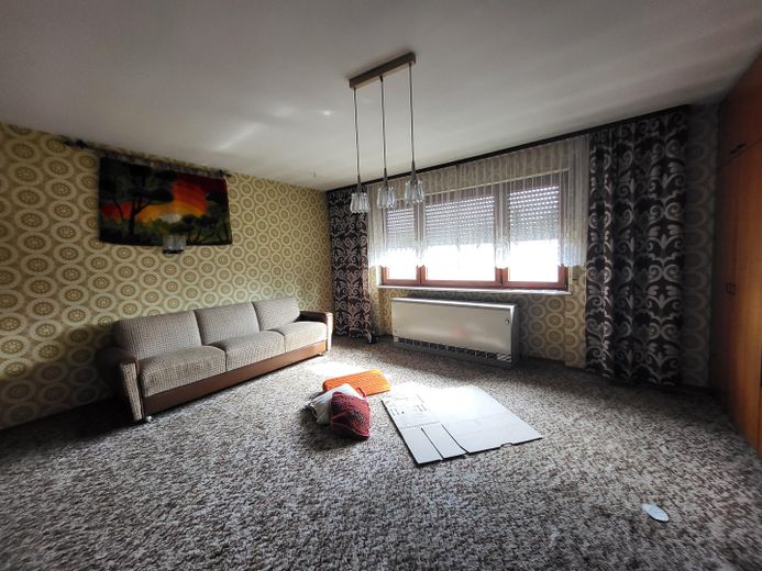 Edificio residenziale versatile da ristrutturare con fienile a Unterensingen – Zimmer
