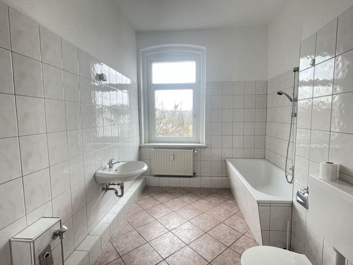 Helle 2-Raum-Wohnung nahe des Reichenbacher Zentrums mit Einbauküche – Foto 1