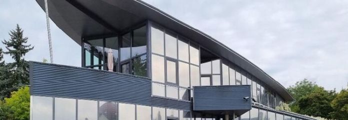 Immobile commerciale a Plauen: moderno edificio per studio in zona mista - anno di costruzione circa 2000 - superficie utile circa 400 m² - terreno 1.480 m²