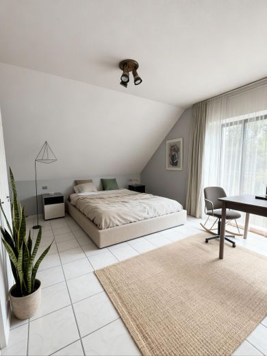 Beaucoup d’espace pour vos projets et rêves, spacieuse maison individuelle avec appartement indépendant à Cologne-Hahnwald – Schlafzimmer 1. OG visualisier
