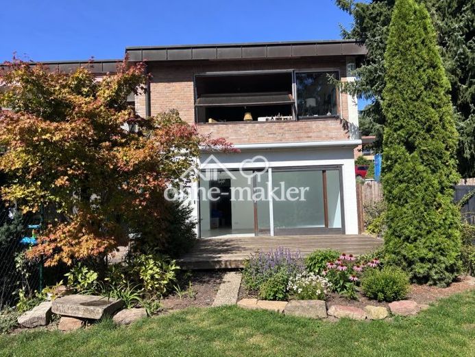 Appartement indépendant modernisé dans un quartier calme avec terrasse et garage – Photo 1