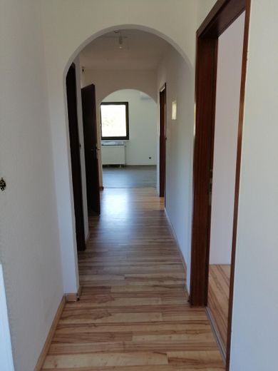 RESERVIERT Einfamilienhaus Massivhaus Einliegerwohnung ruhige Wohnlage Keller Garten – OG Flur 