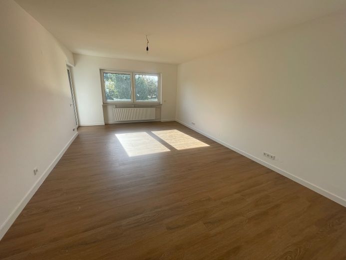 Hermosa casa unifamiliar - reformada integralmente - mucho espacio para toda la familia - ¡sin agente inmobiliario! – OG Schlafen (Master)