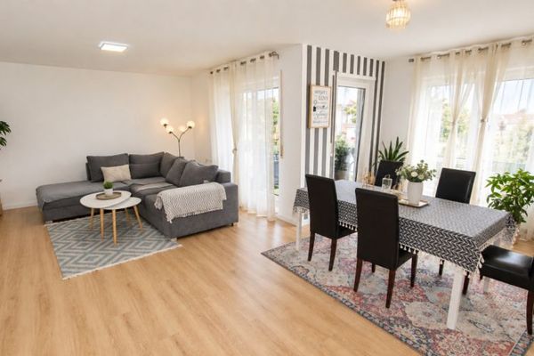 Großzügige 3-Zimmer-Wohnung mit zwei Balkonen, Tageslichtbad, Gäste-WC, Abstellraum und Tiefgaragenstellplatz