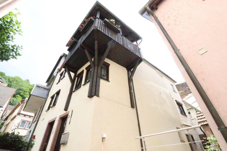 WRS Immobilien - Freudenberg - direkt im Zentrum + am Main - saniertes EFH mit Einzelgarage – Balkon DG
