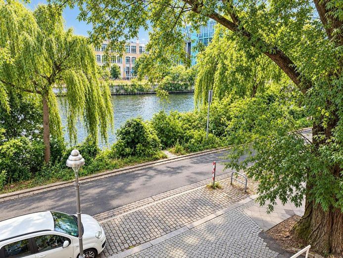 Bezugsfreie 1,5-Zimmer-Wohnung mit traumhaftem Spreeblick – ruhig, zentral und modernisiert – Foto 14