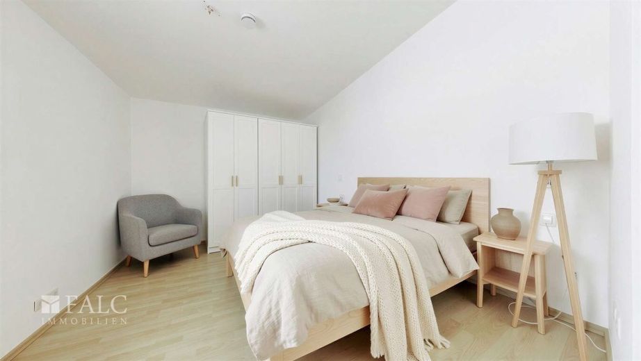Sommer, Sonne, Balkon – Schlafzimmer - (KI generiert)