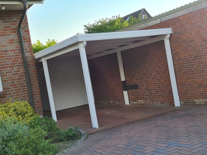Carport & Geräteraum