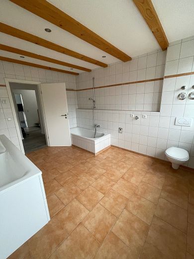 Geräumige 4-Zimmer-Maisonette-Dachgeschosswohnung in Friedenweiler – Nähe Titisee – Foto 4