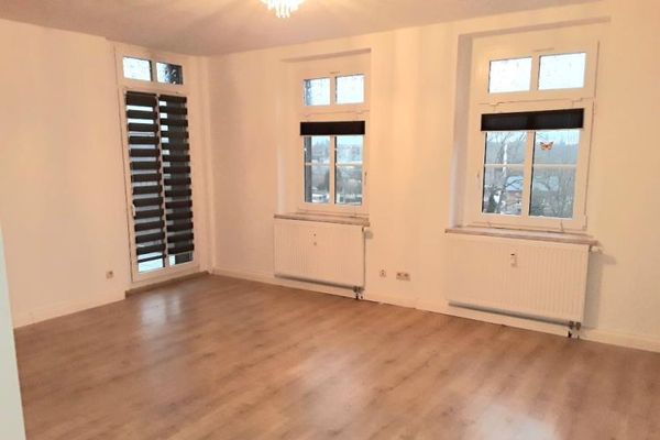 Bezprogowe mieszkanie 1-pokojowe z balkonem i windą, idealne dla seniorów. Wiele świadczeń już w cenie.