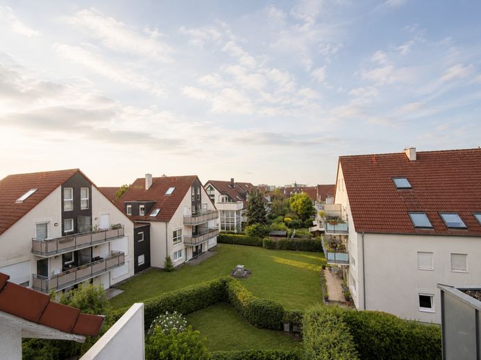 *Schöne DG-Maisonnette-Wohnung mit Fernblick* – Ausblick von der Südterrasse