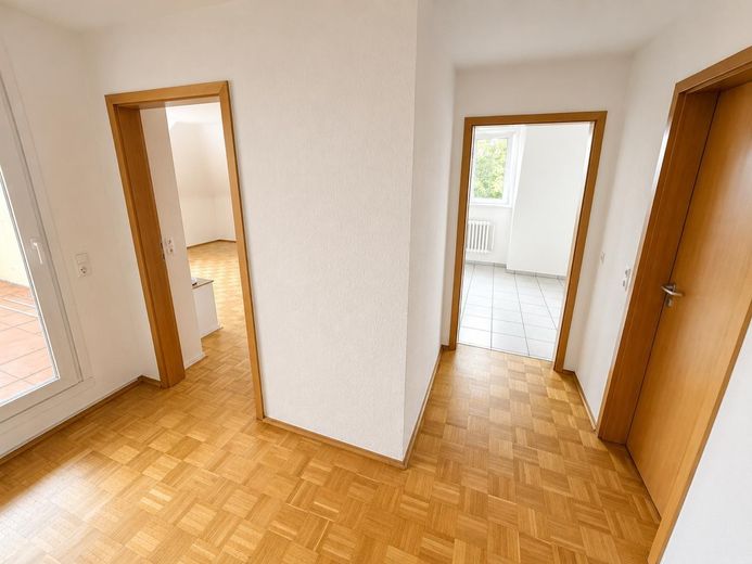 Frisch renovierte 2-Zimmerwohnung mit Dachterrasse im Frankenberger Viertel – Eingangsbereich