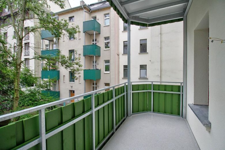 Neu sanierte 2-Zimmer-Wohnung mit Luxus-Einbauküche und Balkon – फोटो 3