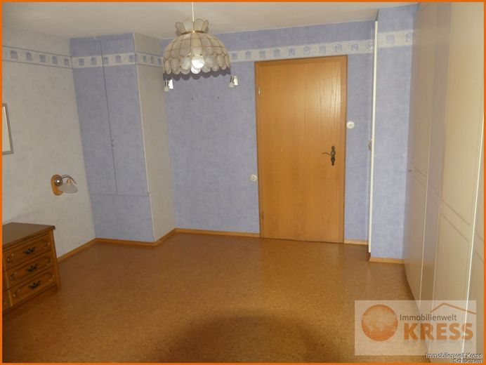 2 Familienwohnhaus mit 3 Wohneinheiten, 3 Garagenstellplätzen, Balkon &amp; Terrasse/Wintergarten – Bild 4