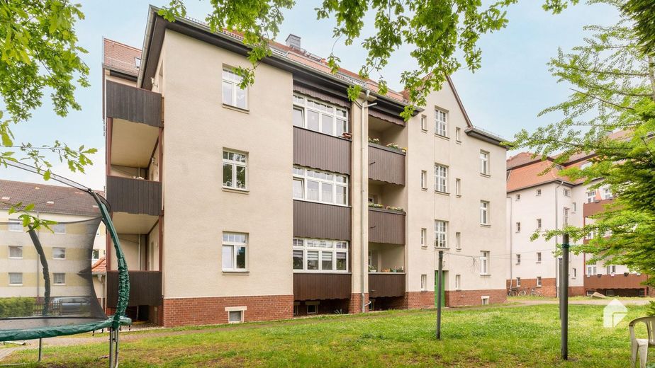Dachgeschosswohnung mit Loggia | Einbauküche | Seenähe | bezugsfrei | provisionsfrei – Foto 2