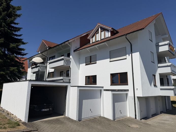Außergewöhnliche DG-Wohnung mit viel Potential und besonderem Flair – Foto 2