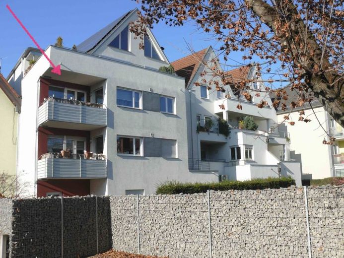 73207 Plochingen: Moderne 3,5-Zi-Whg. / mitten im Zentrum 
Balkon / TG-Stellplatz / 2.OG / Aufzug – Foto 1
