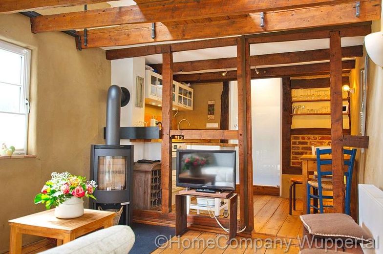 Wohnen in einem Bergischen Häuschen! Hochwertig renoviertes Fachwerk-Tiny-Haus in Cronenberg – d130bdf8d17fe6811bdb646e4f1be3212cc0ed95.jpg