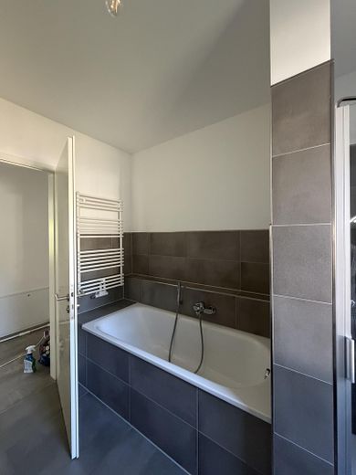 Moderne 4-Zimmer-EG-Wohnung mit überdachter Terrasse, Aufzug & Wärmepumpe – Foto 10