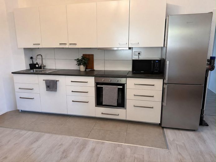 Wohnen mit Flair - sanierte Wohnung in der Klingenburg – Küche