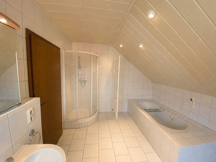 Wellness included: Detached single-family house with sauna in Erfurt-Stotternheim – Bad