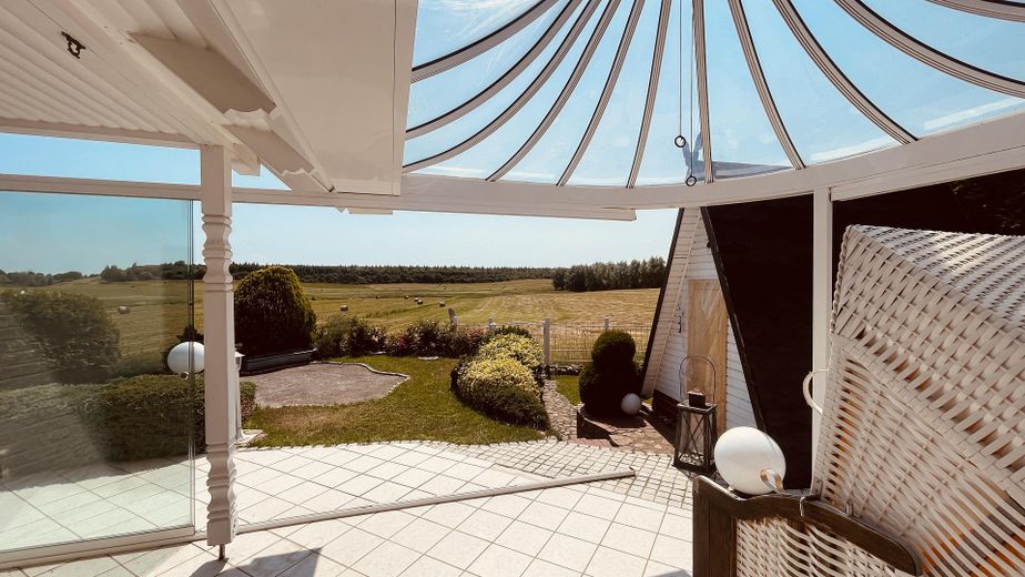 Wochenendhaus auf 966qm mit fantastischem Weitblick provisionsfrei zu verkaufen – Terrasse Süd, 06/2026