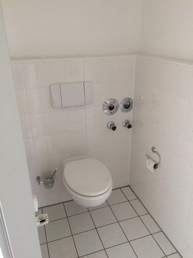 Maisonette mit gehobener Ausstattung und Tiefgarage (Nutzfläche ca. 60m²) – Gast-WC