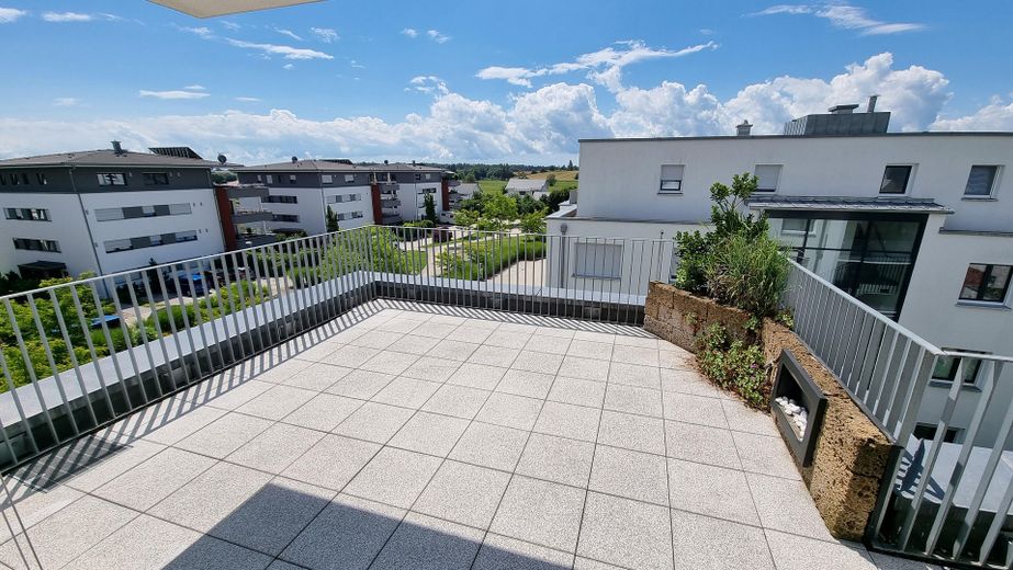 Markdorf’ta Alpler manzaralı, asansörlü ve küçük bir konut kompleksinde güneş alan 2,5 odalı çatı katı dairesi – Fotoğraf 20