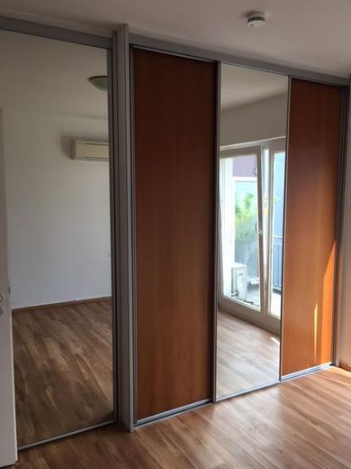 72 qm - Fürstenbergerstr. 168, 60323 Frankfurt mit Concierge – Einbauschrank Schlafzimmer