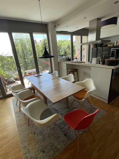 Sonniges Appartment im Zentrum Berlins vom 01.10.2026 - 31.03.2027 zu vermieten – Essplatz mit Balkon 