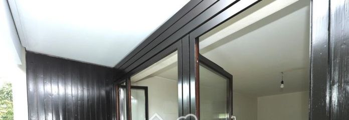 1-kamerappartement met keuken, badkamer en balkon met uitzicht op het groen aan de Kaiserallee