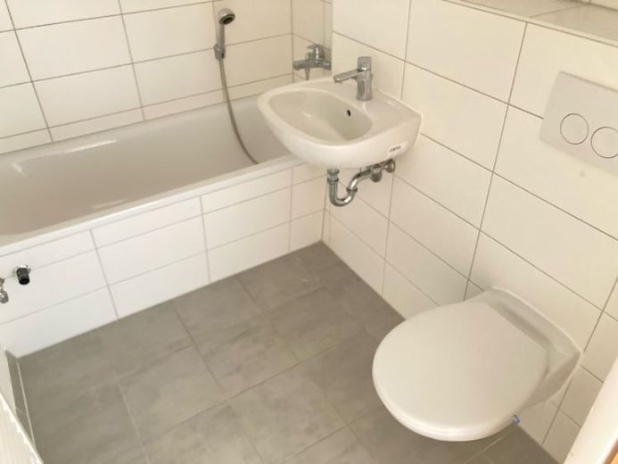 2 Zimmer mit Balkon...! – Foto 1