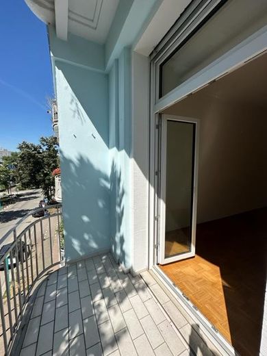 Balkon Wohnen Alleeseite