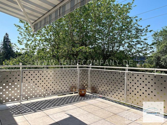 Appartement de 3 pièces lumineux et agréablement meublé avec terrasse sur le toit – 80788eb62b6e557cf21afb24f597dad4c6a341d5.jpg