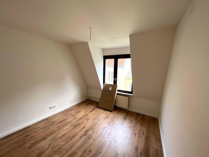 Hell, sehr zentral und mit Einbauküche: freundliche 3-Zimmer-Wohnung in Flensburg – Arbeitszimmer