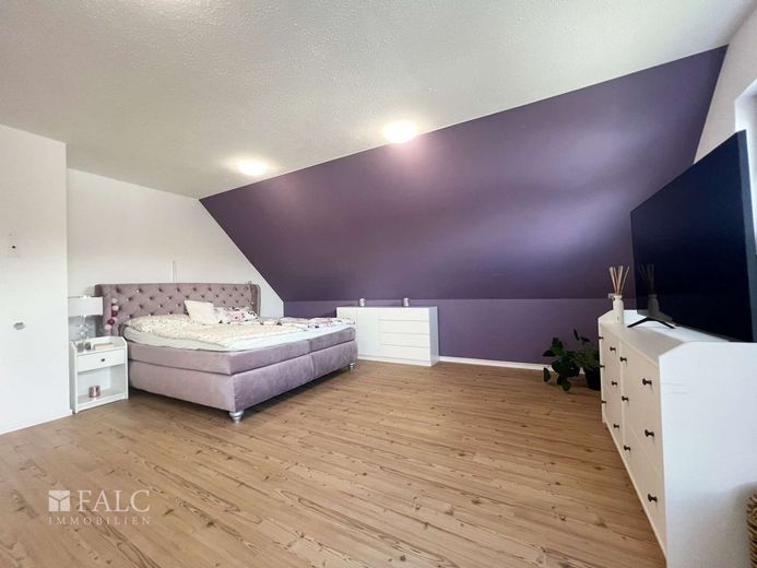 Großes Haus mit Einliegerwohnung – Schlafzimmer 2. OG