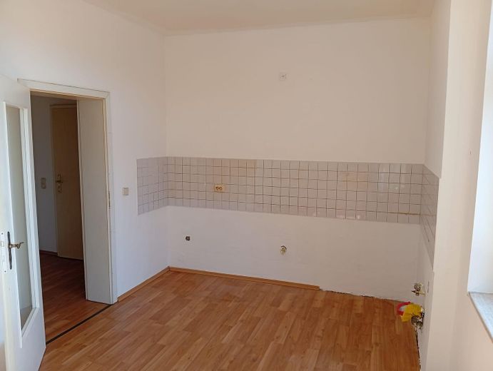 Merseburg - ¡piso renovado de 3 habitaciones! ¡DISPONIBLE DE INMEDIATO! WL6 – Küche