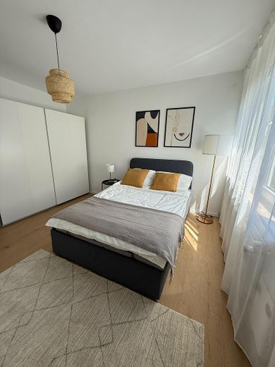 Möblierte 1-2 Zimmer in WG inmitten der Mainzer Neustadt – sofort beziehbar – Schlafzimmer 2 Zimmer WG