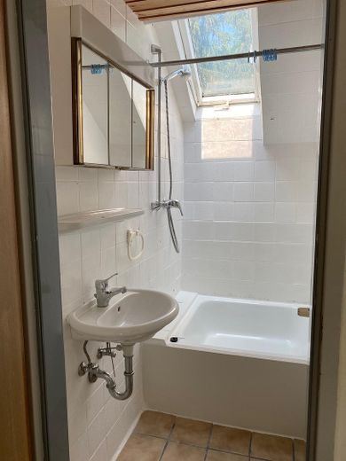 Duże 4-pokojowe mieszkanie z prawdziwą wartością dodaną! Możliwe elastyczne użytkowanie! (app. na poddaszu, ogród, rezerwy) – Photo 22