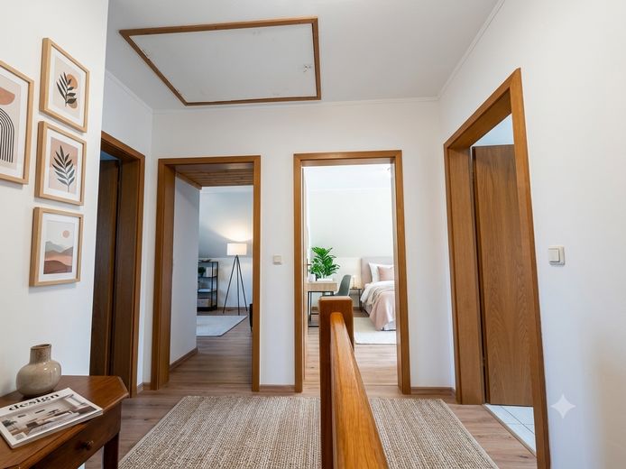 Einfamilienhaus in ruhiger Lage nahe Hamburg – Flur im Obergeschoss