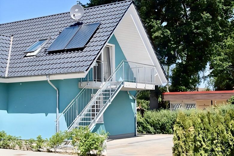 HORN IMMOBILIEN ++ tolles Ferienhaus in Röbel an der Müritz mit zwei Ferien-Wohnungen – 2. Ferienwohnung im Dachgeschoss