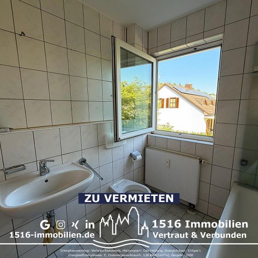 Helle 2-Zimmer-Wohnung mit zwei Balkonen und Tiefgaragenstellplatz in Eichstätt – Bad