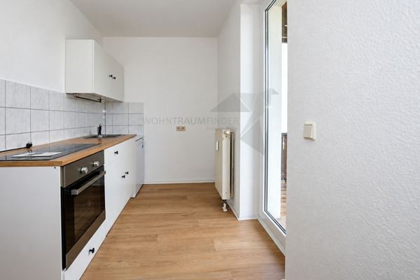 Kleine Balkonwohnung mit Einbauküche in Niederplanitz