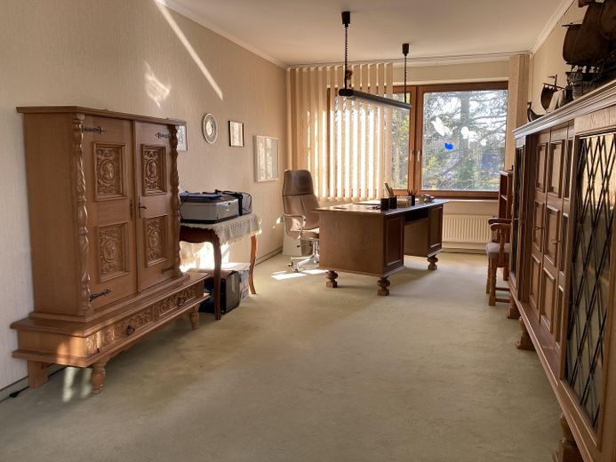 OG: Wohnraum / Arbeitszimmer..