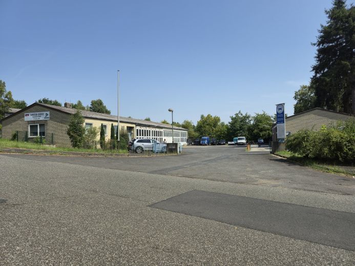 Wildeck-OT, Gewerbegrundstück mit Gebäude, direkt Autobahnabfahrt A4 – Foto 1