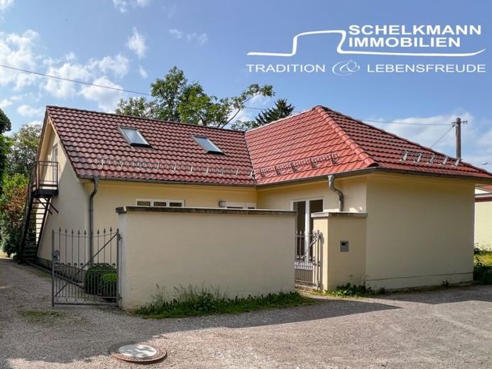 Charmant modernisiertes Einfamilienhaus mit Einliegerwohnung im Obergeschoss – Foto 1