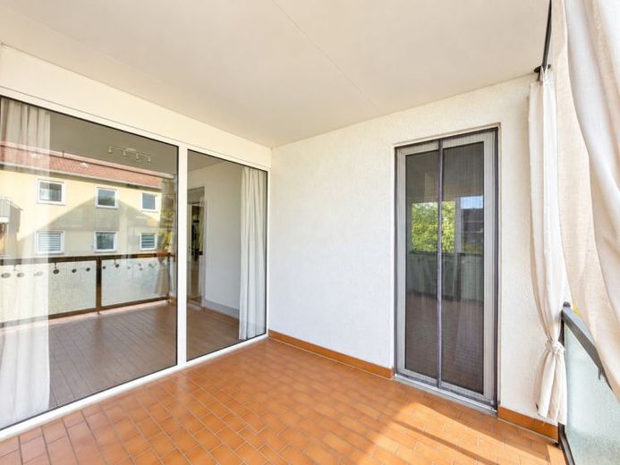 Geräumige 3-Zimmer-Wohnung mit Balkon und idealer Anbindung in ruhiger Lage von Benrath – Foto 1