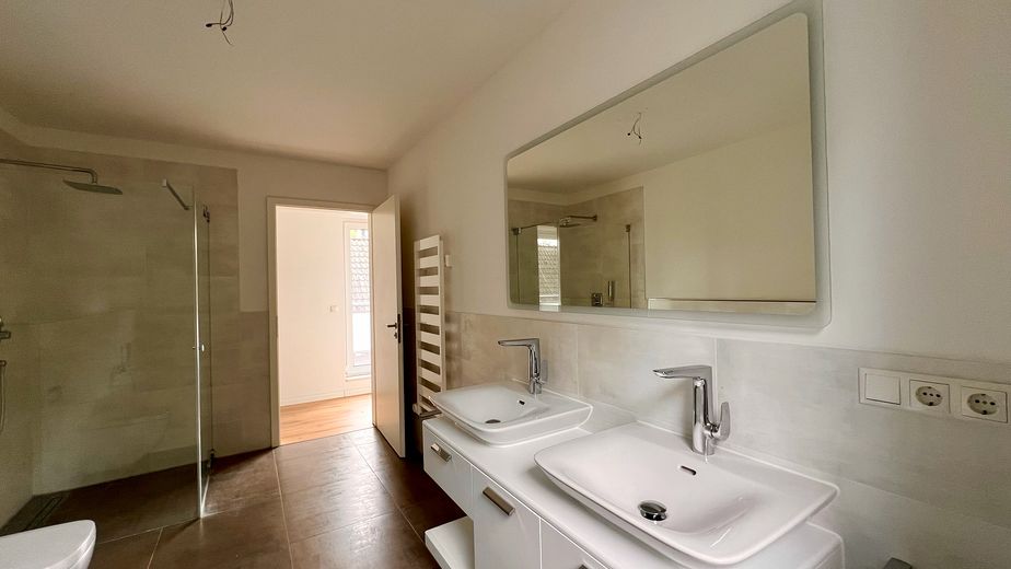 Penthouse I 3-Zimmer-Wohnung mit Süd-Dachterrasse & Aufzug – Vollbad