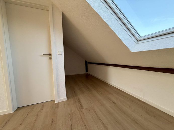Camera ammobiliata in appartamento condiviso per 3 persone (centro città di Heilbronn) Ristrutturata nel 2025 – Zimmer 1 Nische