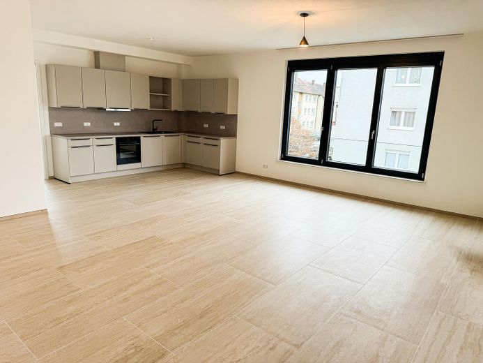 Erstbezug- hochwertige 4-Zimmer-Neubauwohnung mit 2,8m Deckenhöhe, Loggia und Sauna – Titelbild